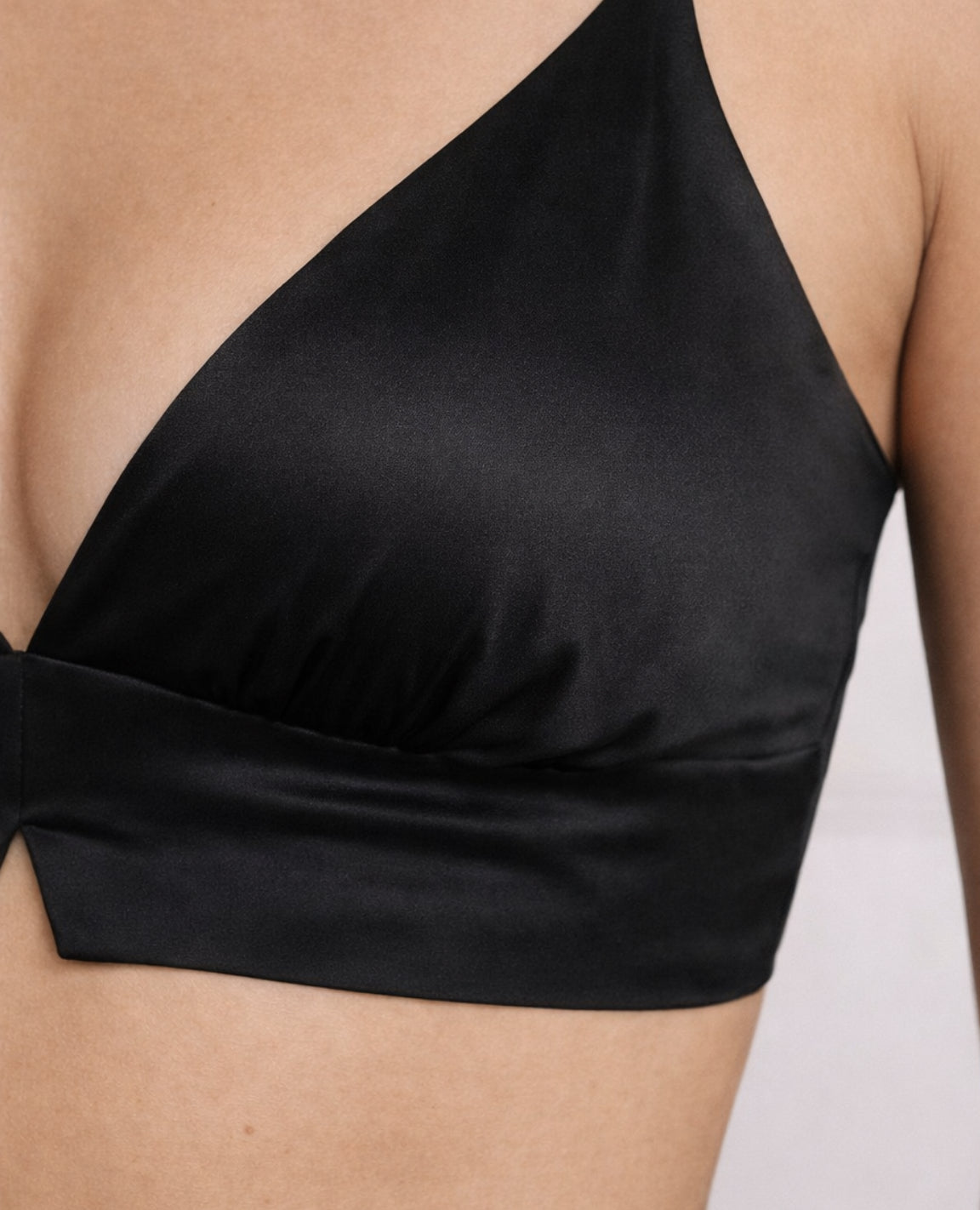 The "Maneater" Black Top